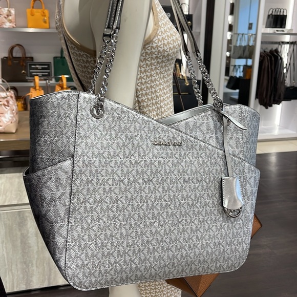 Michael Kors Jet Set Travel Large Chained Tote Shoulder Bag MK 
Silver

NWT - Picture 3 of 16